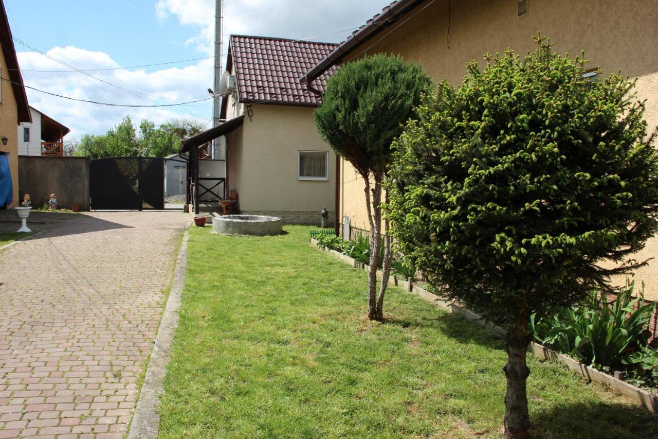 Ріточка Appartement Berehove  Buitenkant foto