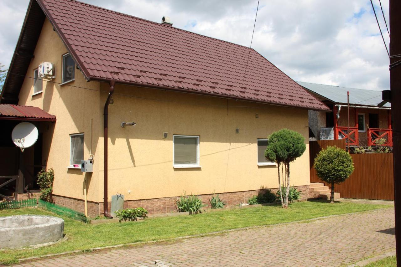Ріточка Appartement Berehove  Buitenkant foto